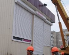 У Москві 97 кіосків знесли із людьми (відео)