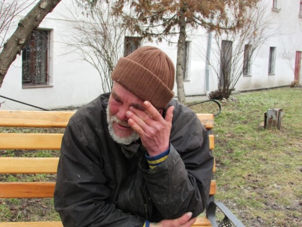 В Одессе накрыли аферистов в белых халатах: впаривали пенсионерам "таблетки молодости"