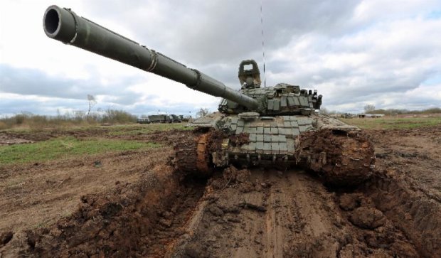 Бойовики обстрілюють Станицю Луганську і Щастя з танків 