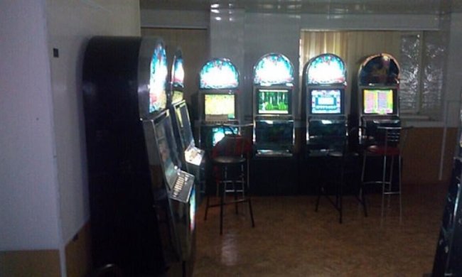 На Харківщині в житловому будинку облаштували казино