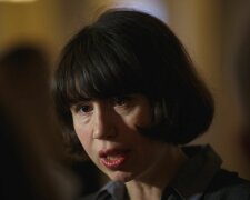 Татьяна Черновол достала автомат и обратилась к украинцам: "Тебя не ждет страх, ведь тебя уже не будет...", видео
