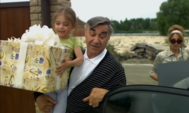 Кадр із серіалу "Свати"