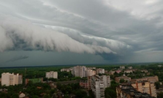 Чернігів "накрило" апокаліптичними хвилями