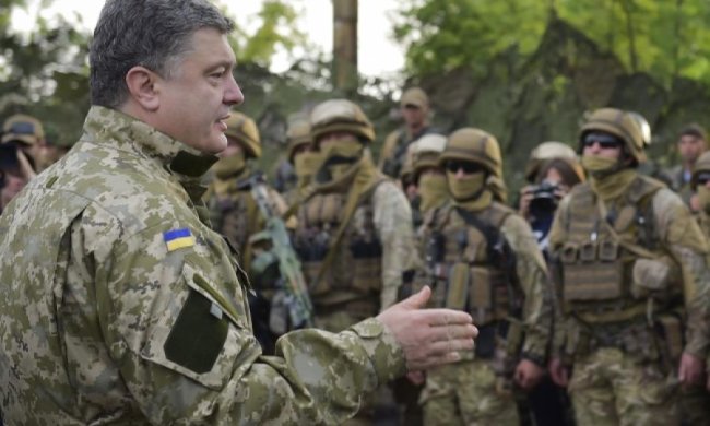 Украинские военные готовы дать отпор врагу - Порошенко