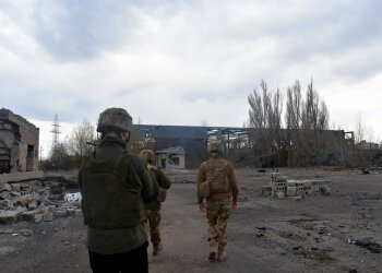Военные / фото: ООС
