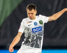 Эдуард Сарапий в форме Полесья
