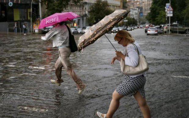 Погода на 15 июня: Украину захватят стихийные карусели