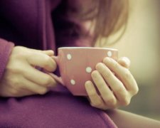 Не игнорируйте! О каких проблемах сигнализируют пятна на ногтях