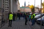 Розлючені львів'яни оточили будівлю Нацполіції, в повітрі пахне небезпекою: "Час саджати!"