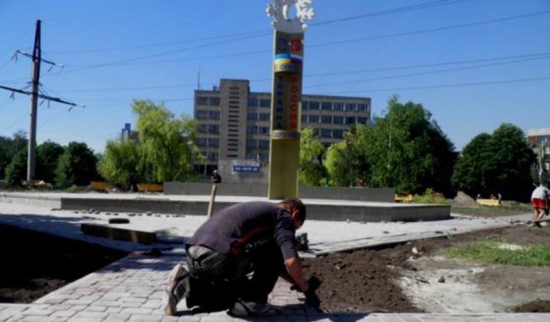 Памятник Дружбы народов снесли  в Харькове 