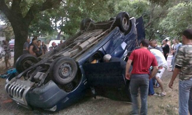 У ДТП під Одесою постраждали четверо дітей (фото)