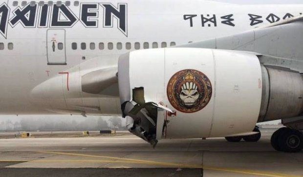 Самолет группы Iron Maiden попал в аварию (фото, видео)