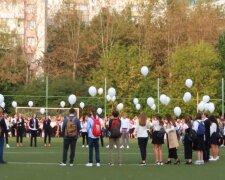 Львовских школьников пустят за парты с 1 сентября, но лишат самого главного — никакой радости, только учебники