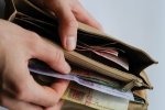 Уряд наплював на переселенців: пенсій немає і не буде