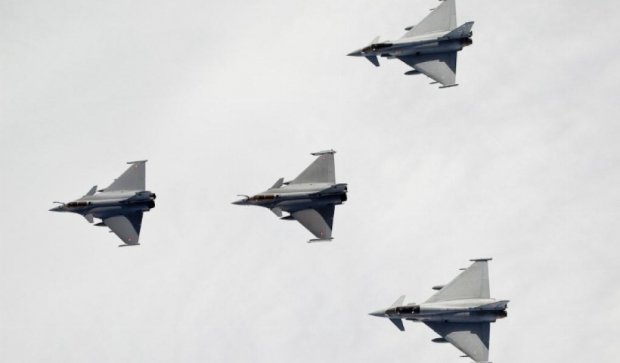 Франція авіударом знищила тренувальний табір ІДІЛ в Сирії - Олланд
