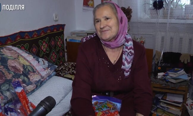Хмельничанка з великим серцем стала янголом-охоронцем для сиріт, любов зігріває: "Відкладаю з пенсії медсестри"
