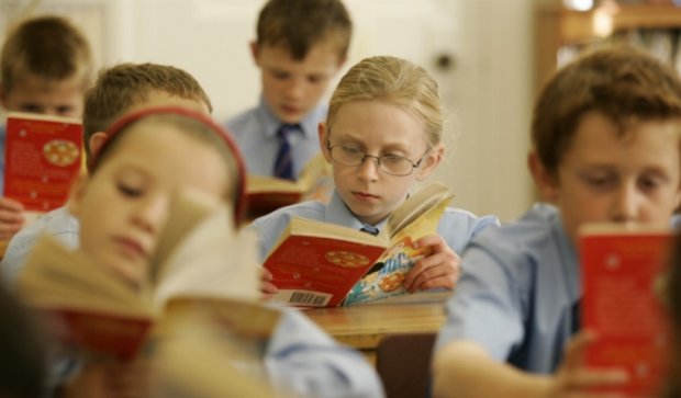 Школярі будуть більше годин вивчати іноземні мови
