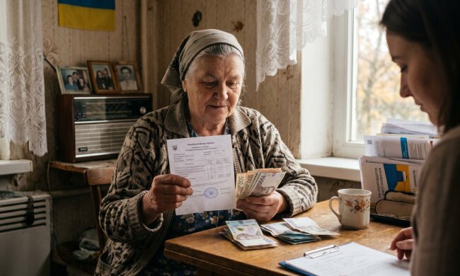 пенсія виплати пенсіонер гривні