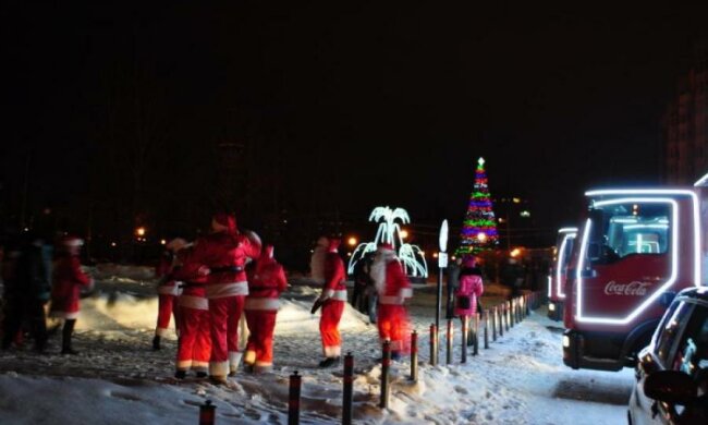 Не пропустіть! Greenpeace позмагалася з Coca-Cola в новорічній рекламі