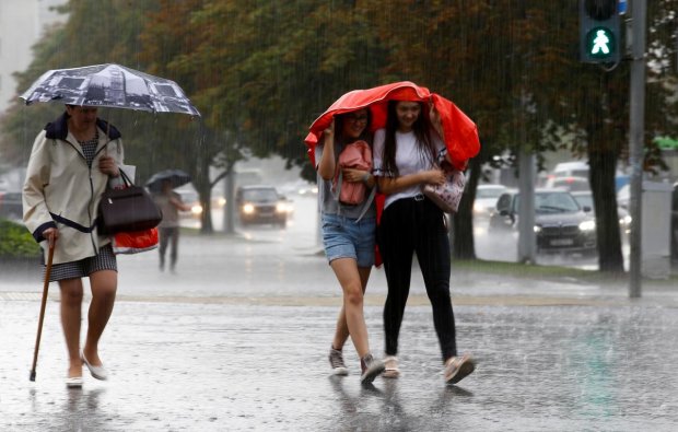 Погода на 7 травня: противний циклон принесе в Україну зливи і мерзолту