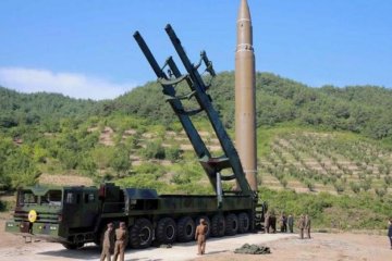 Бізяєв: Порошенку варто було б доручити розслідування по "ракетному скандалу" тому, у кого є досвід