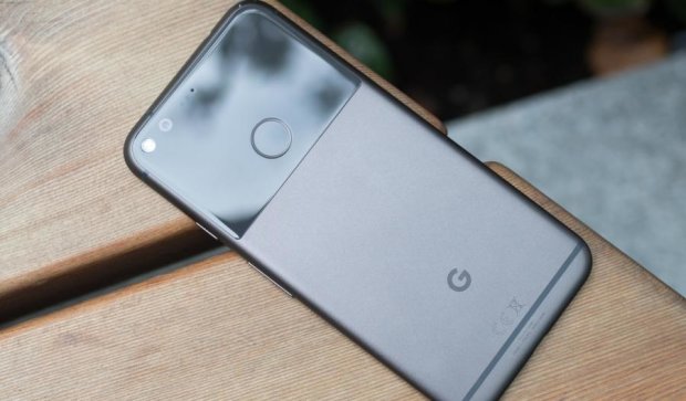 Google анонсував нову версію смартфона Pixel
