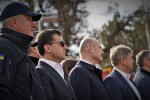 "Приключения" Зеленского в темных очках под Киевом взорвали сеть, президент проговорился: "Вы меня впечатлили..."