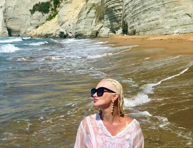 Катерина Бужинська влаштувала заплив голяка на дикому пляжі: співачка розповіла подробиці