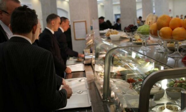 Підсипте їм пургену: нардепів розхвилювали журналісти у їдальні Ради