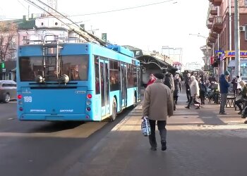 Общественный транспорт. Фото: скрин youtube