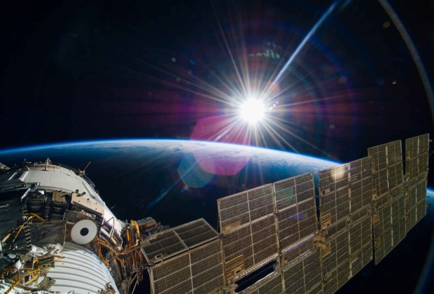 Не просто космос: в NASA показали первые "живые" фото Солнца