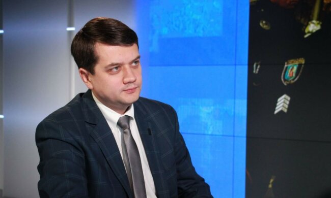 Разумков заговорил об "отсидке" слуги народа Иванисова за изнасилование: "Много фейков"