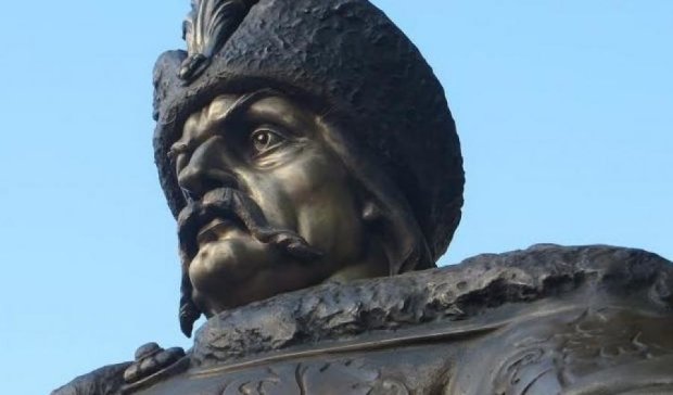 У Полтаві встановили пам'ятник Мазепі