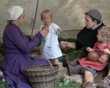 Семья львовян поселилась в палатке, Средневековье - в сердце Галичины: необычные фото