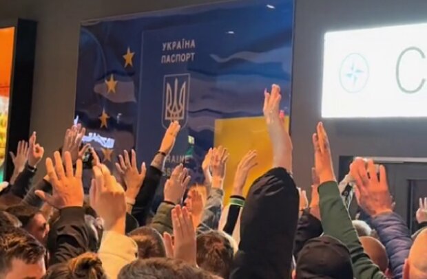 В Польше хотят мобилизовать украинцев: что нужно знать