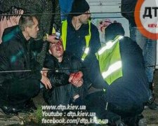 Шалений водій розбив п'ять автівок на світлофорі у Києві (фото)