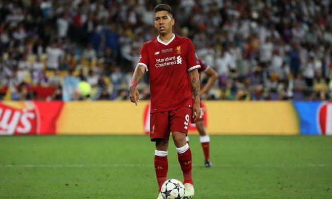 Звезде Ливерпуля чуть не выкололи глаз в матче чемпионата Англии: фото 18+