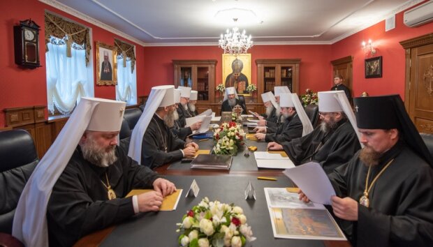 Синод УПЦ, Религия в Украине
