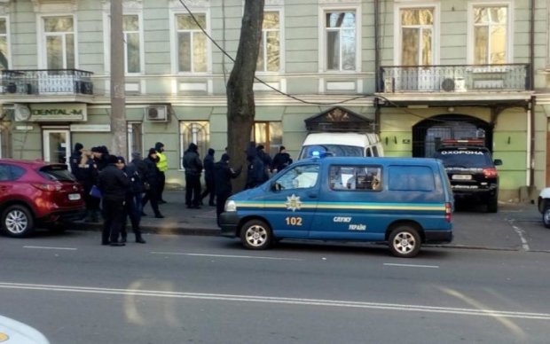 В центре Одессы расстреляли копов: фото