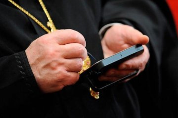 В России готовят новые чехлы для iPhone с цитатами патриарха Кирилла
