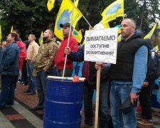 Евробляхи vs власть: автор закона позорно сбежала от украинцев