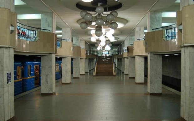 НП у київському метро: пасажир потрапив під потяг