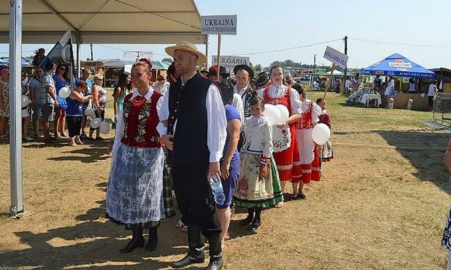 Москаль погуляє на закарпатському весільному фестивалі (фото) 