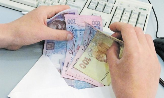 Кабмін підвищить зарплати лікарів і вчителів на 19 відсотків