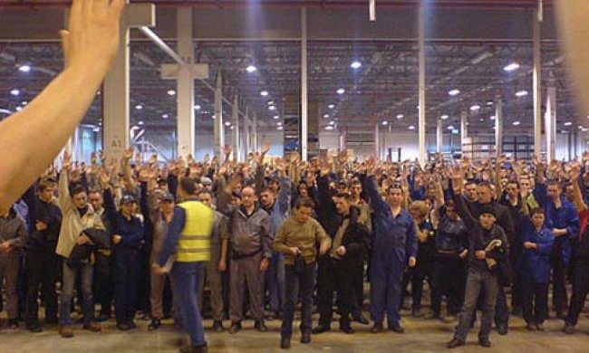 Завод, який виготовляє бронеавто для АТО, заcтрайкував