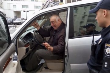 Столичні поліцейські затримали п'яного кандидата в мери Харкова (відео)