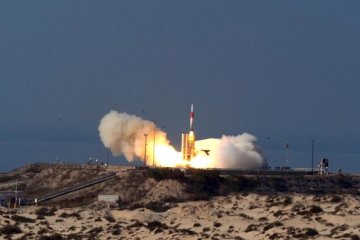 Скандал со сбитым истребителем: Израиль впервые испытал "Стрелу"