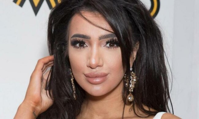 Розпусна наречена Хлоя Кхан одягла тільки фату: відео 18+