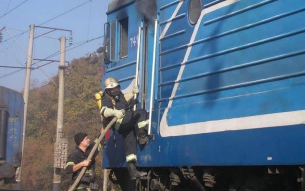 Реформи від Балчуна: сотні пасажирів ледь не згоріли заживо в поїзді