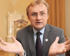 Садовой терроризирует Украину львовским мусором